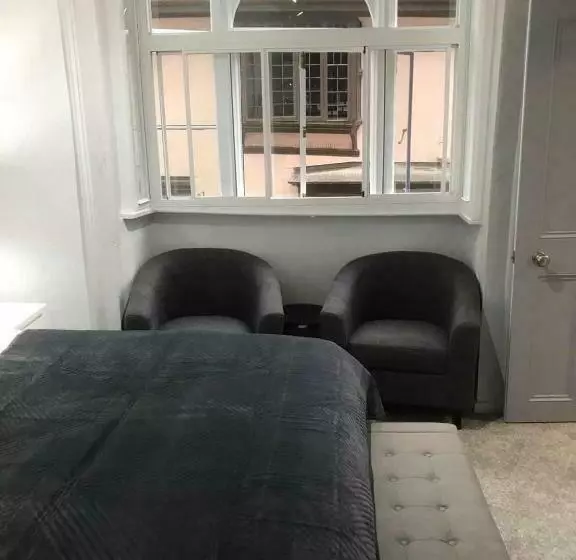 Majatalo Golden Cross Guesthouse