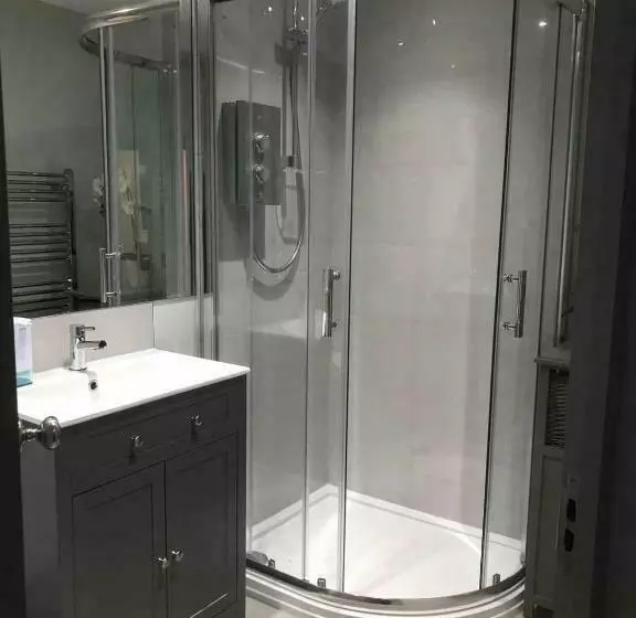 Majatalo Golden Cross Guesthouse