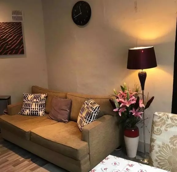 Majatalo Golden Cross Guesthouse