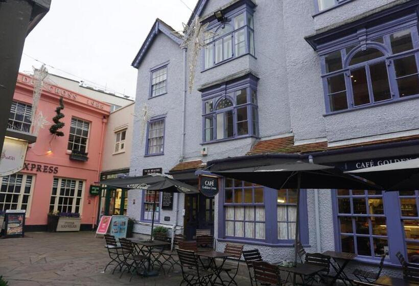 بنسيون Golden Cross Guesthouse