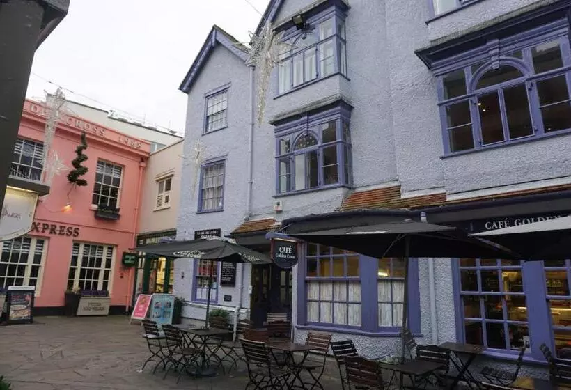 Majatalo Golden Cross Guesthouse