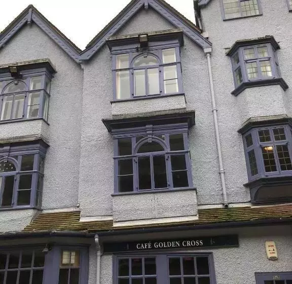 Majatalo Golden Cross Guesthouse