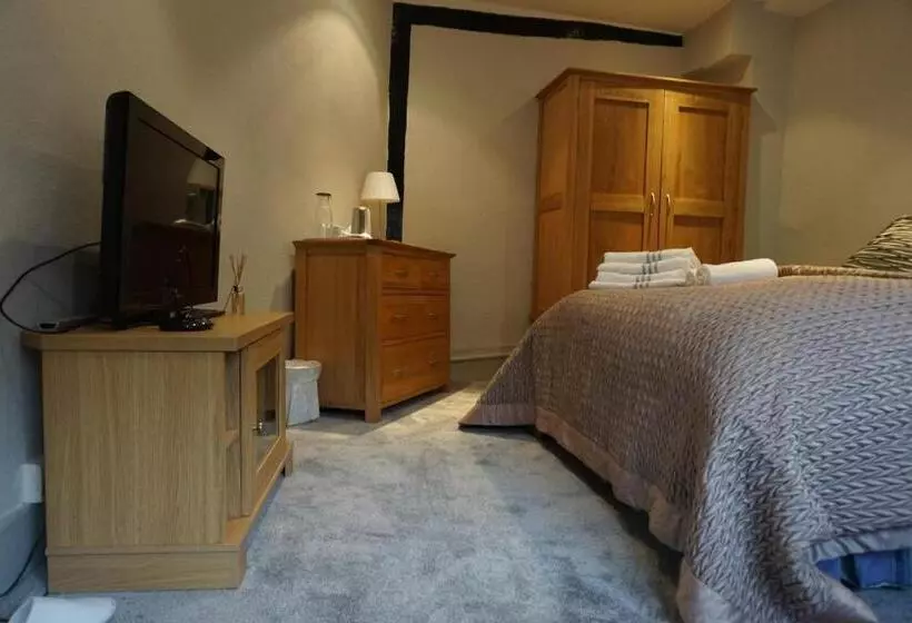 Majatalo Golden Cross Guesthouse