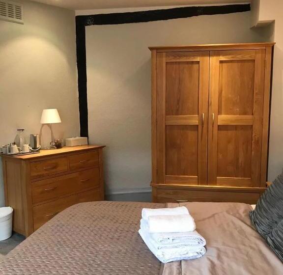 بنسيون Golden Cross Guesthouse