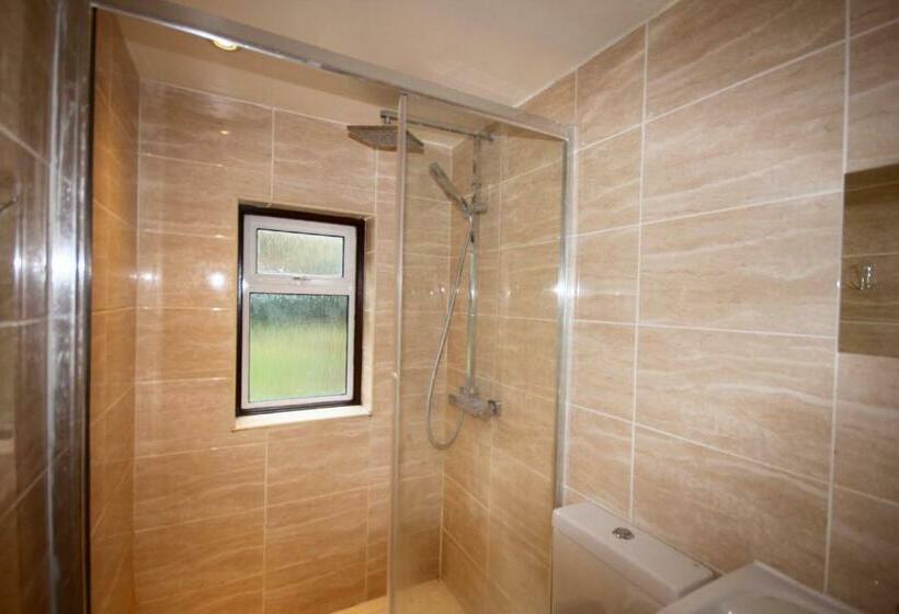 بنسيون Hill Crescent