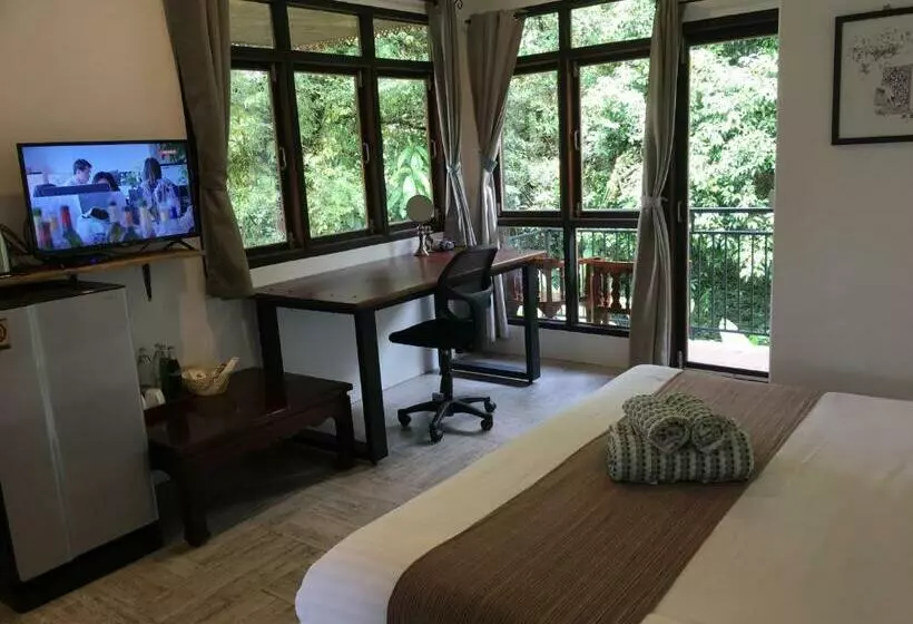 Majatalo Kingfisher House