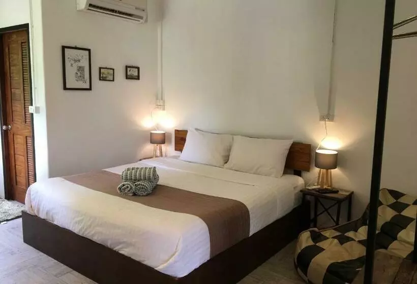 Majatalo Kingfisher House