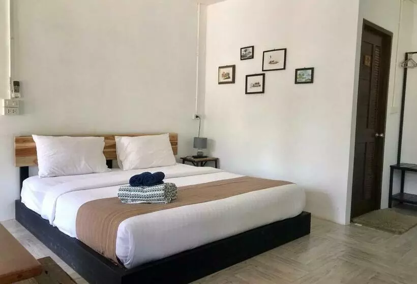 Majatalo Kingfisher House