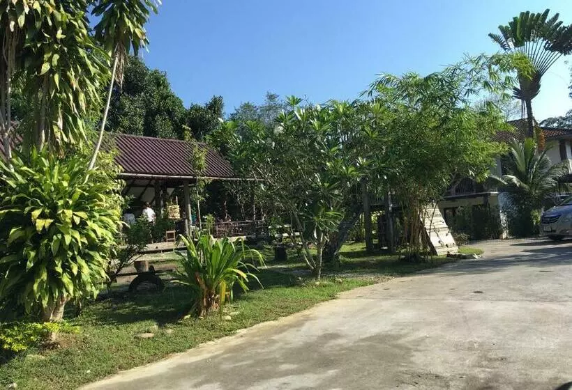 Majatalo Kingfisher House