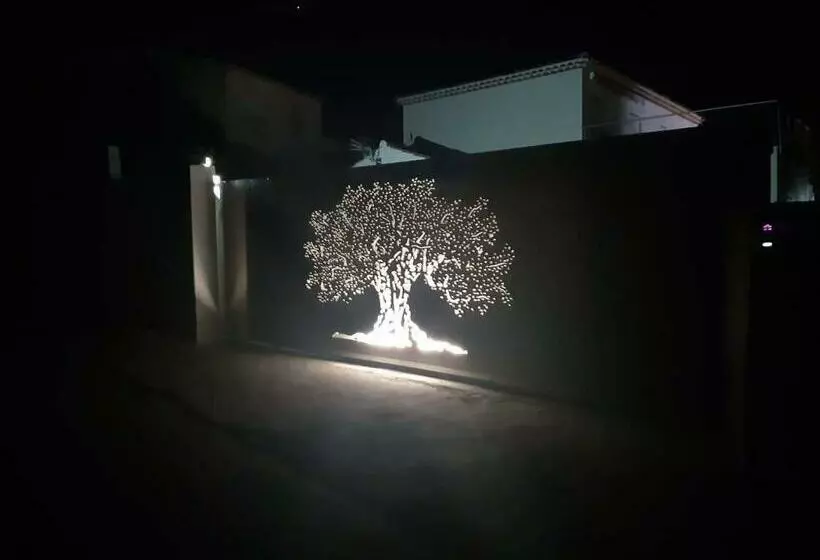 تختخواب و صبحانه Chambres D Hôtes Les Oliviers Marignane