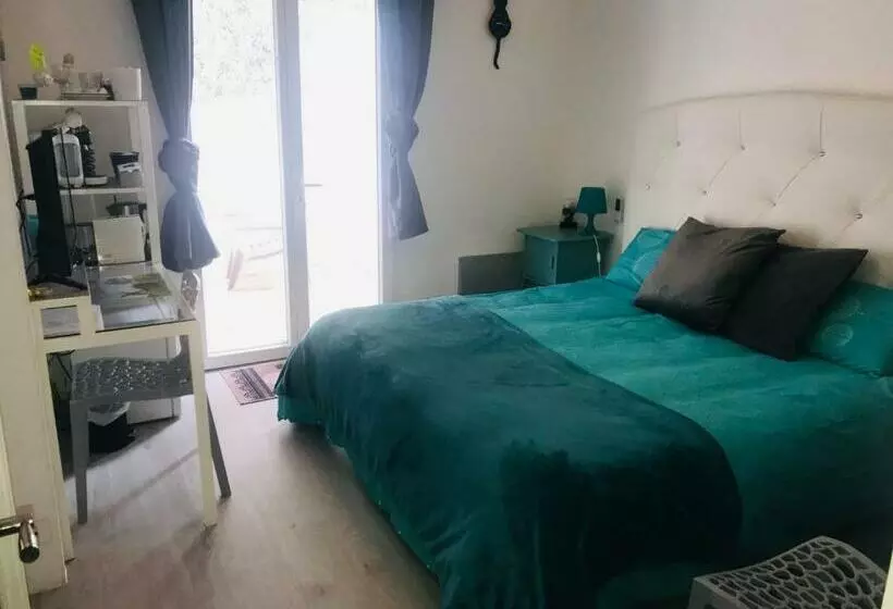 تختخواب و صبحانه Chambres D Hôtes Les Oliviers Marignane