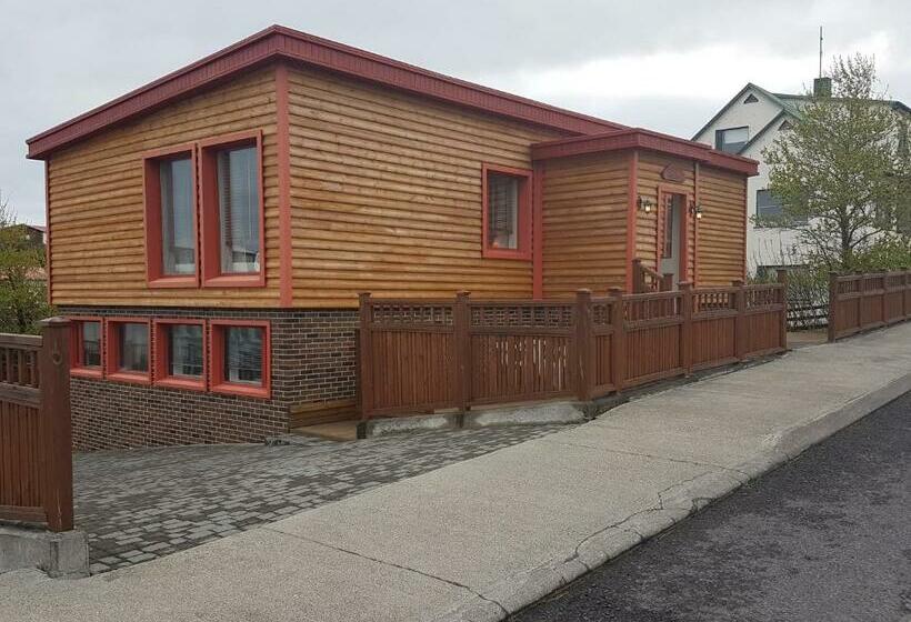 تختخواب و صبحانه Holiday Guesthouse