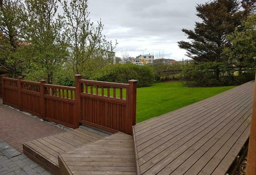 تختخواب و صبحانه Holiday Guesthouse