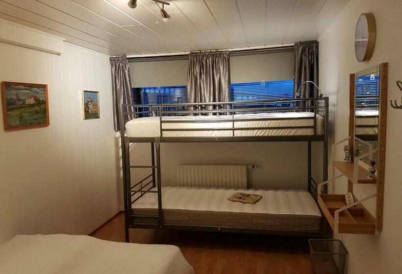 تختخواب و صبحانه Holiday Guesthouse