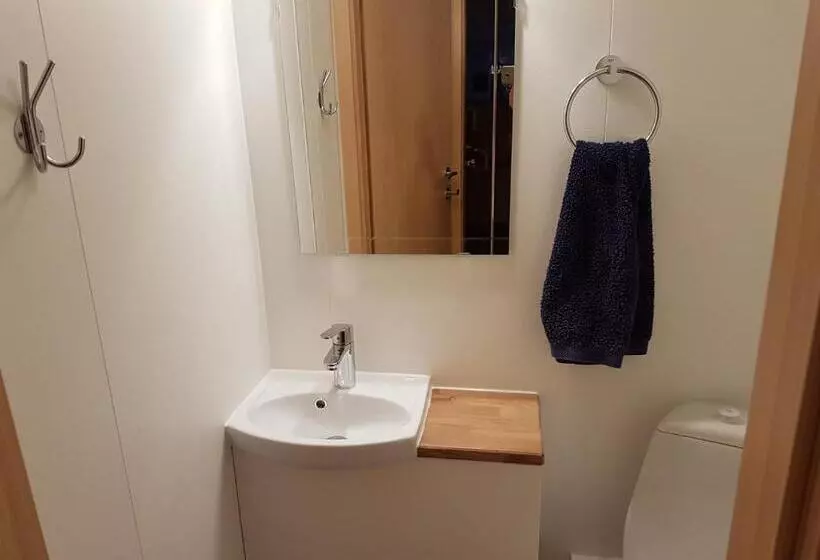 تختخواب و صبحانه Holiday Guesthouse
