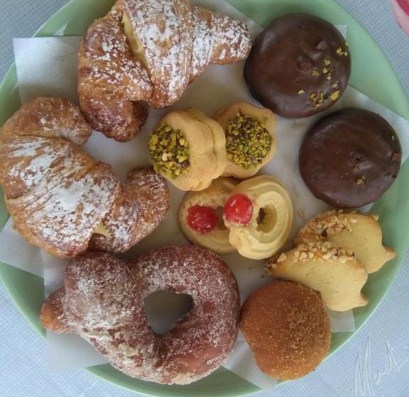 تختخواب و صبحانه La Castellese