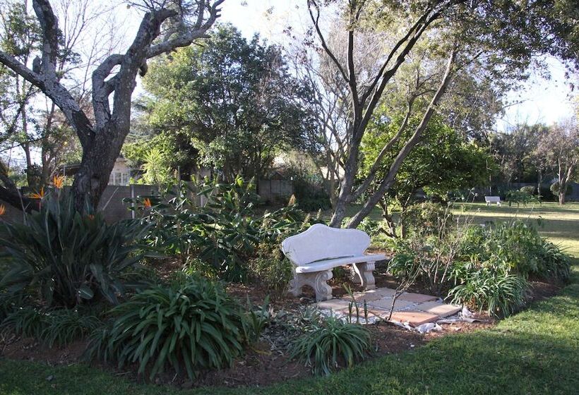 ベッドアンドブレックファースト Private Cottages