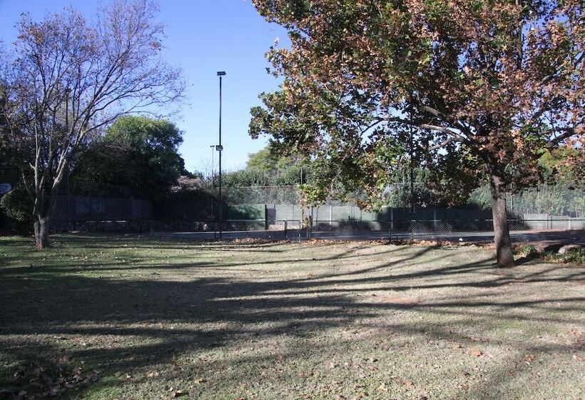 ベッドアンドブレックファースト Private Cottages