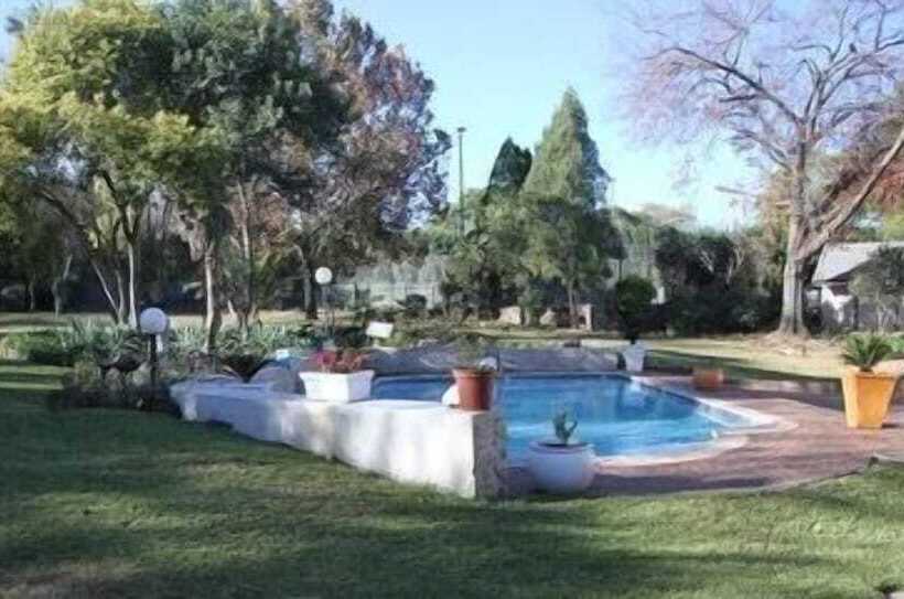 ベッドアンドブレックファースト Private Cottages