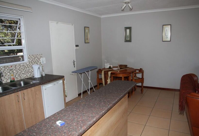 ベッドアンドブレックファースト Private Cottages