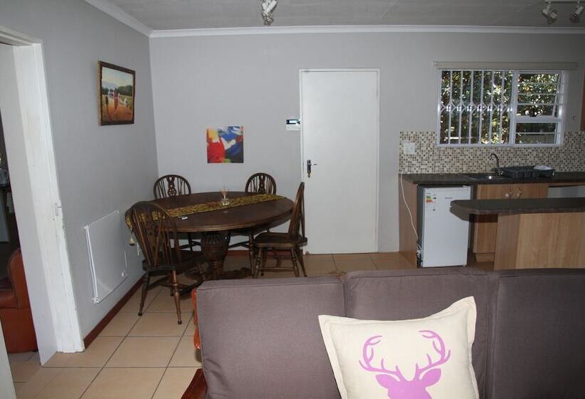 ベッドアンドブレックファースト Private Cottages