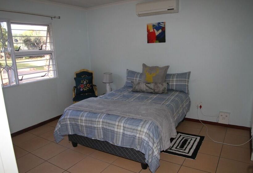 ベッドアンドブレックファースト Private Cottages