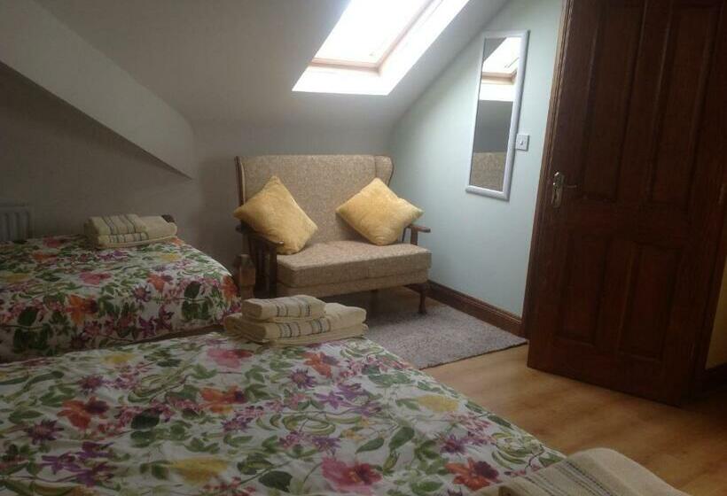 The Rock Equestrian Farm B&b