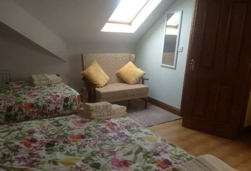 The Rock Equestrian Farm B&b