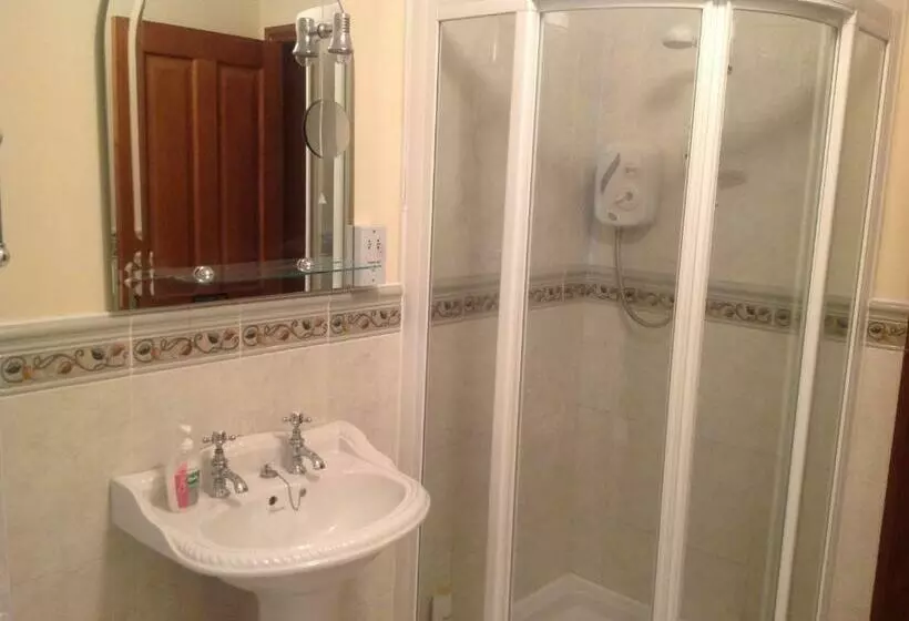 The Rock Equestrian Farm B&b