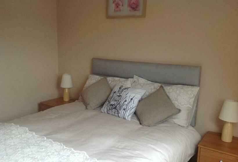 The Rock Equestrian Farm B&b