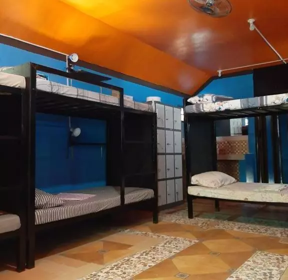 ユースホステル Adrianas Place Backpackers Panglao