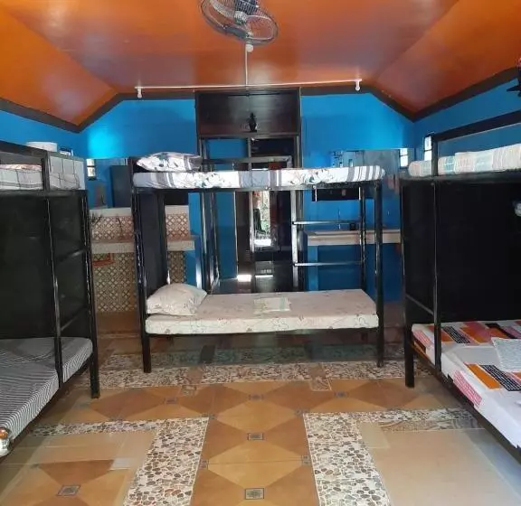 ユースホステル Adrianas Place Backpackers Panglao