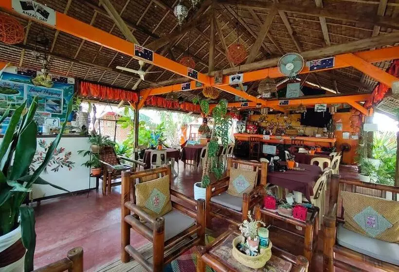 ユースホステル Adrianas Place Backpackers Panglao