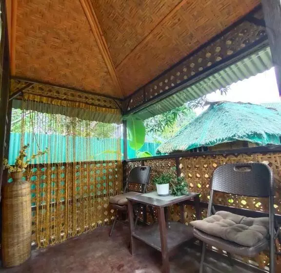 ユースホステル Adrianas Place Backpackers Panglao