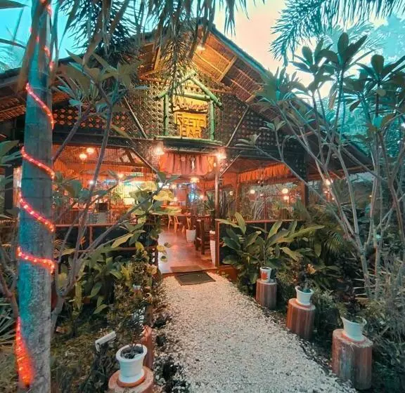 ユースホステル Adrianas Place Backpackers Panglao