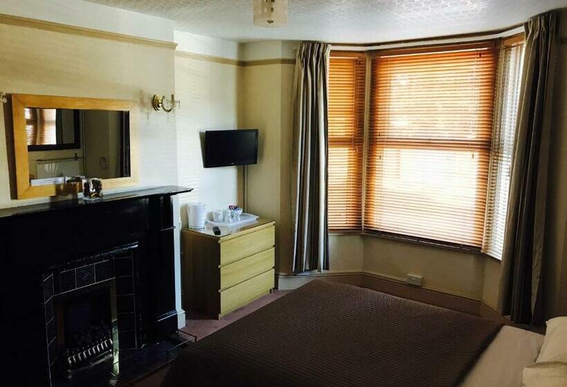 ペンション Holly Tree Guest House