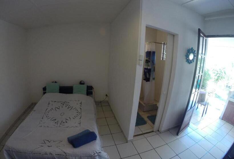 پانسیون Les Porcelaines