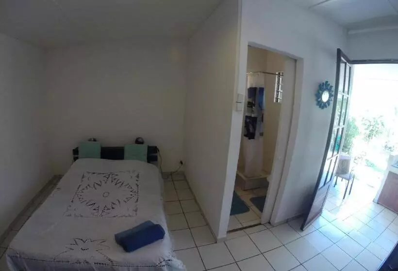 پانسیون Les Porcelaines