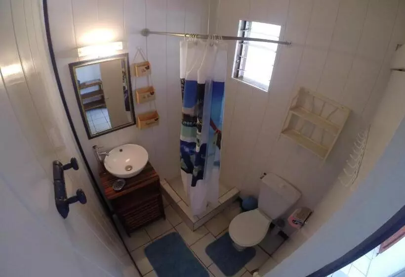 پانسیون Les Porcelaines