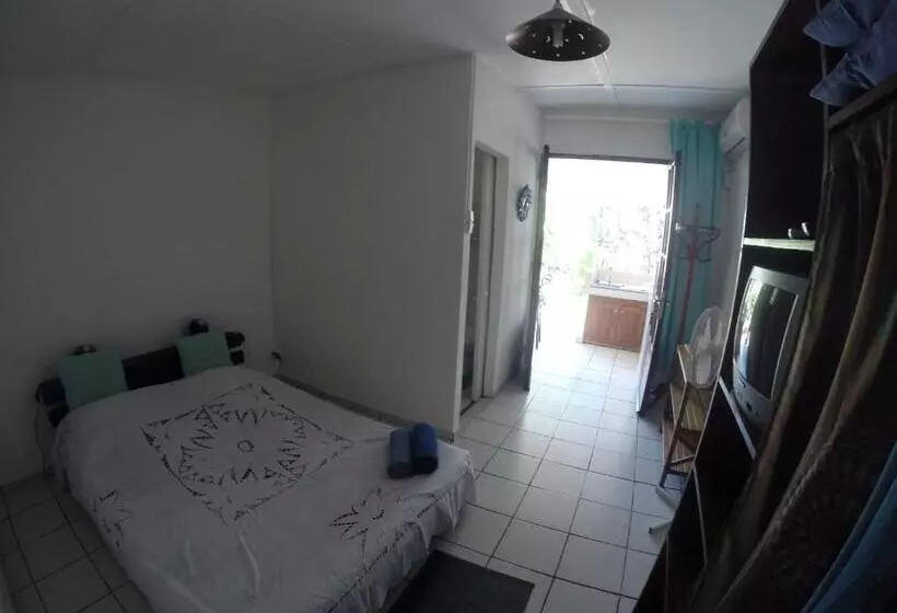 پانسیون Les Porcelaines