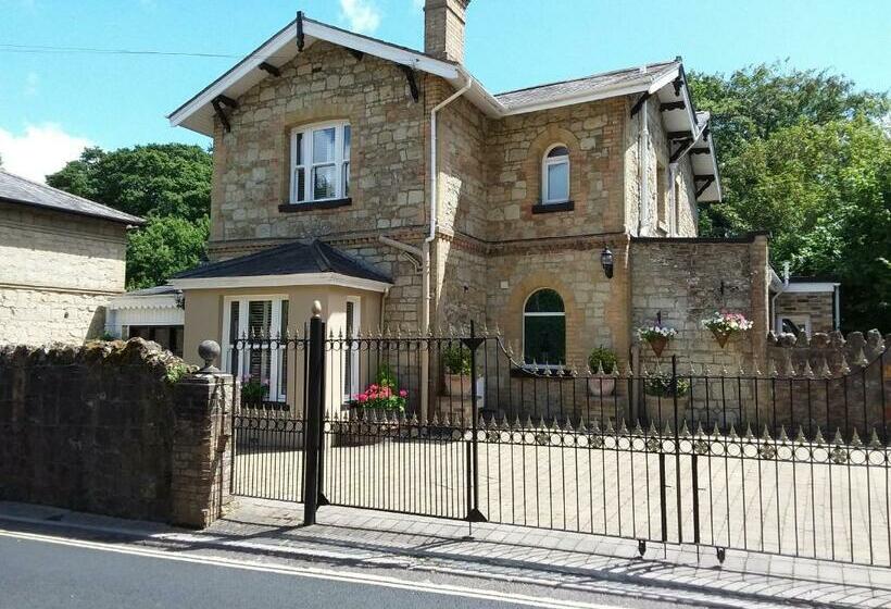 ベッドアンドブレックファースト Chine Side