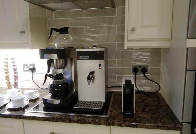 ベッドアンドブレックファースト Chine Side