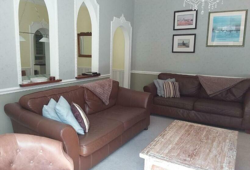 ベッドアンドブレックファースト Chine Side