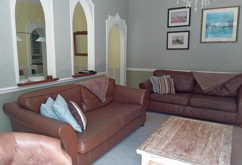 ベッドアンドブレックファースト Chine Side