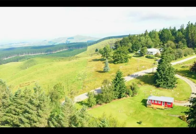 تختخواب و صبحانه Little Red School House