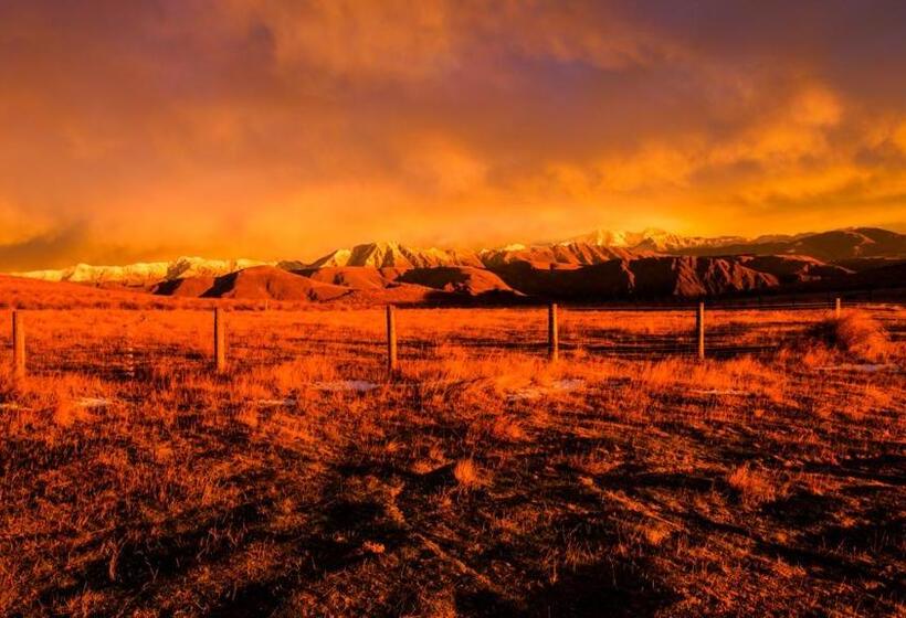 민박 Little Red School House