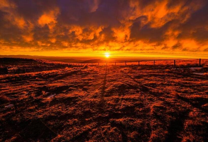 민박 Little Red School House