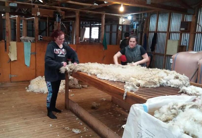 민박 Little Red School House