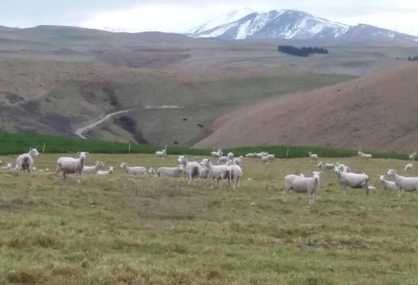 민박 Little Red School House