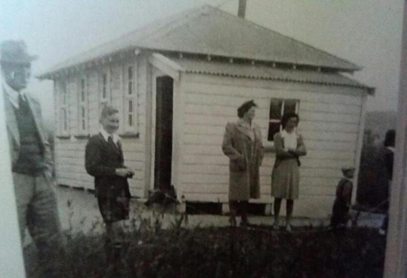 민박 Little Red School House